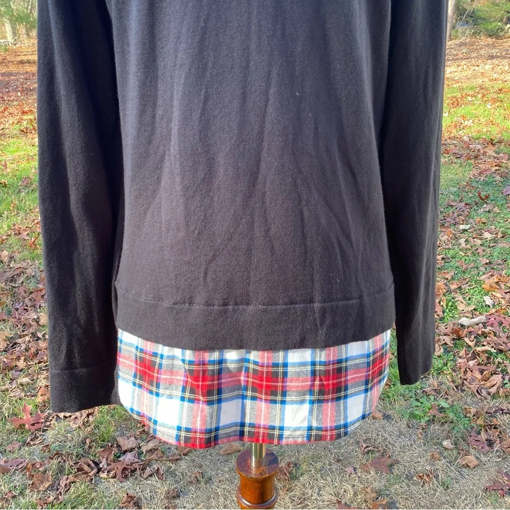 J. CREW TOP BLACK LONG SLEEVE TEE WHITE PLAID COLLAR HEM KEYHOLE BACK SIZE M